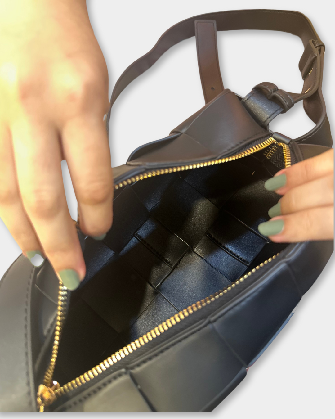 Arena Shoulder Bag - Black