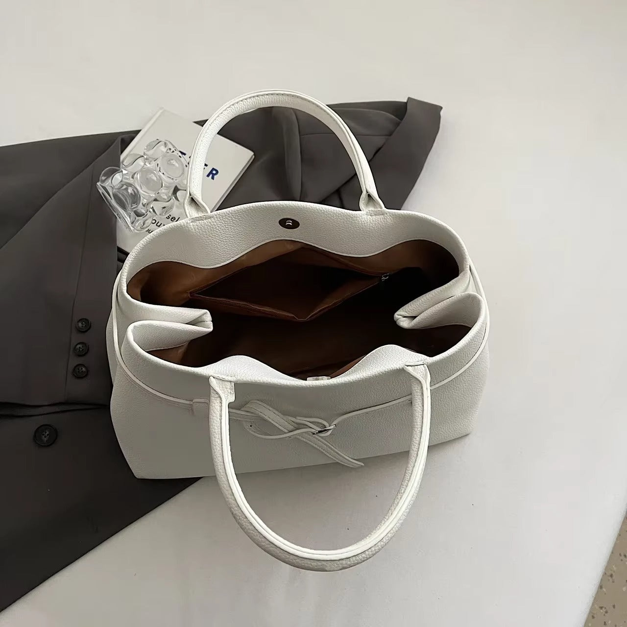 Luz Belted Tote