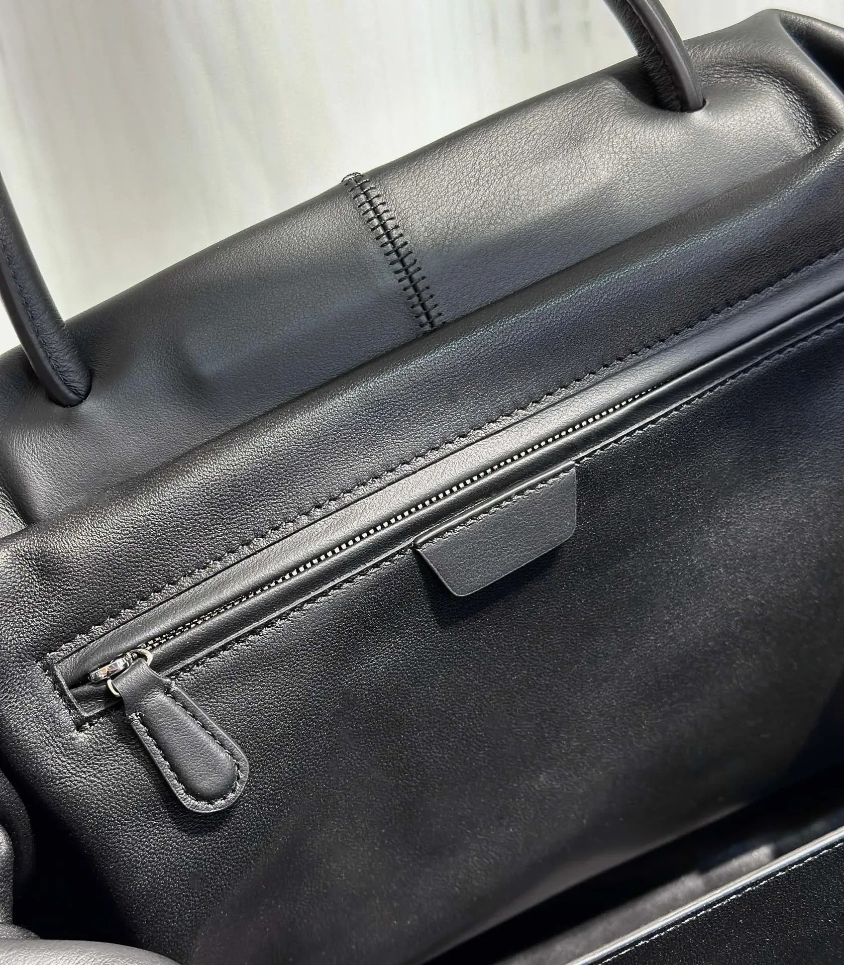 Magna Tote - Black